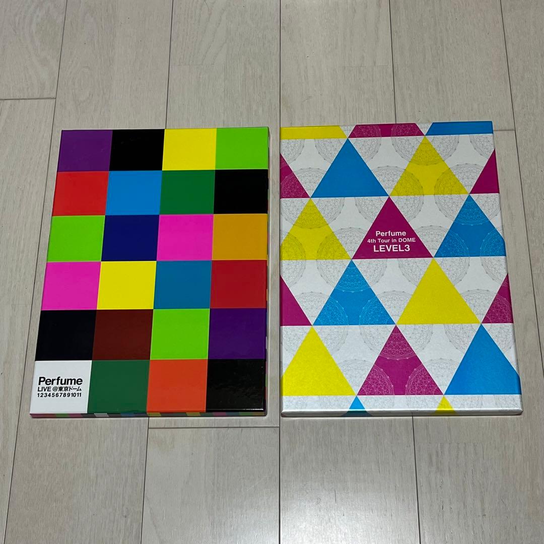 Perfume 写真集7冊、ツアーパンフレット9冊、書籍1冊　パフューム