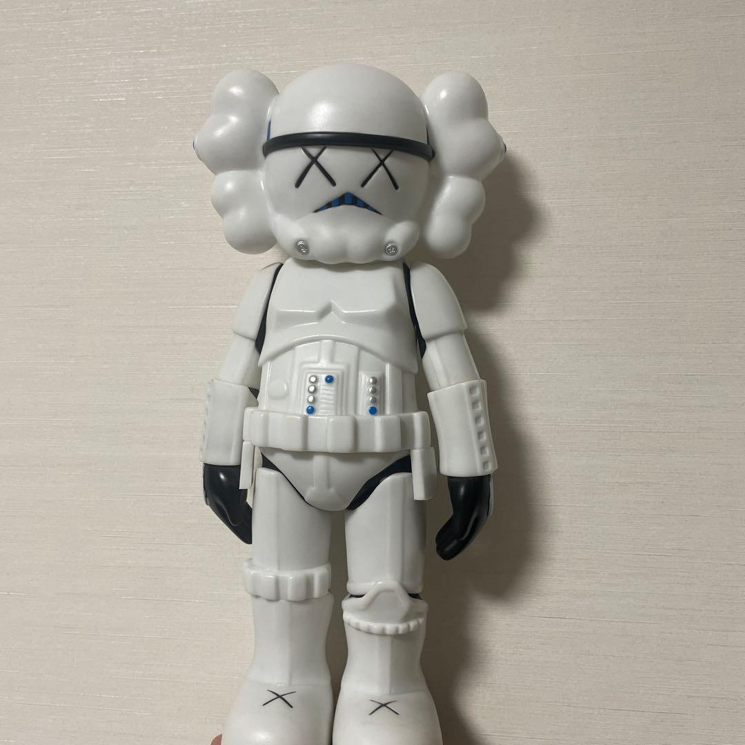 KAWS x STARWARS ストームトゥルーパー KAWS | Stormtrooper Companion (2008, Painted Cast Vinyl)