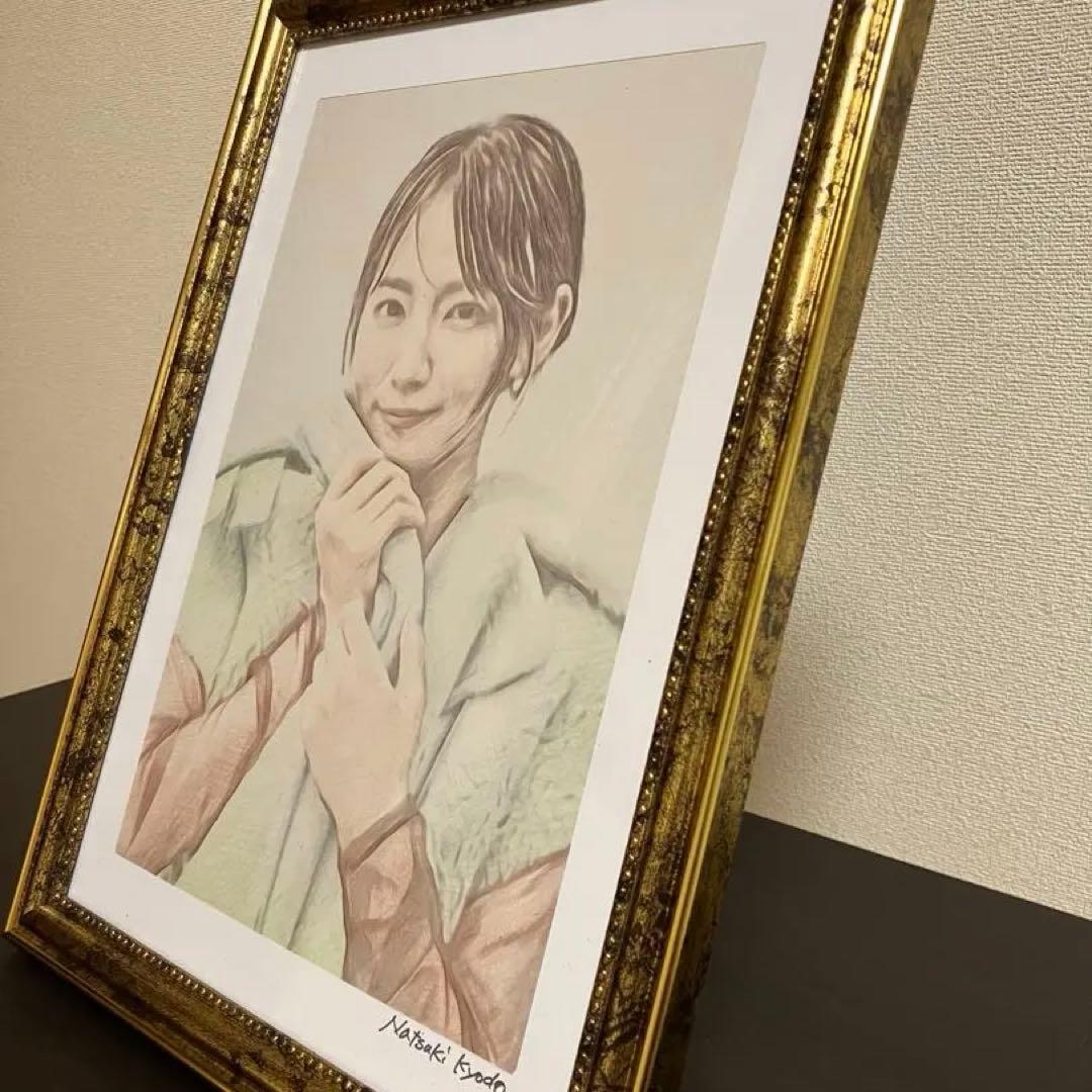 女優画21 額装品　額縁寸法32.7㎝×24.0㎝×1.5㎝　色鉛筆画　定款付