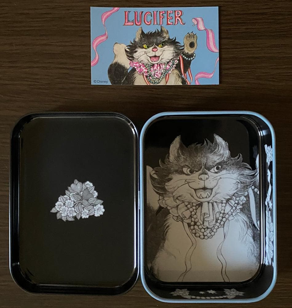 ディズニーストア　ヒグチユウコ　紅茶空き缶・プレート・ハンドクリームセット