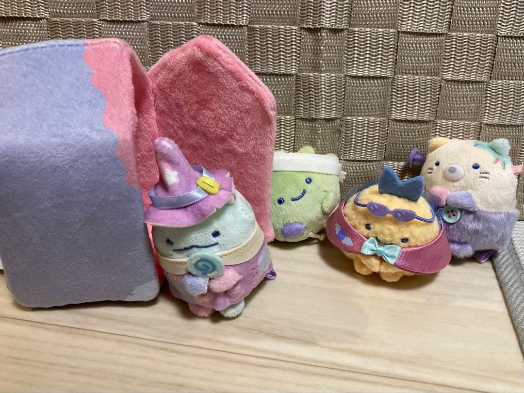 すみっコぐらし　ハロウィンぬいぐるみ　とかげ　ざっそう　ねこ　あじふらいのしっぽ
