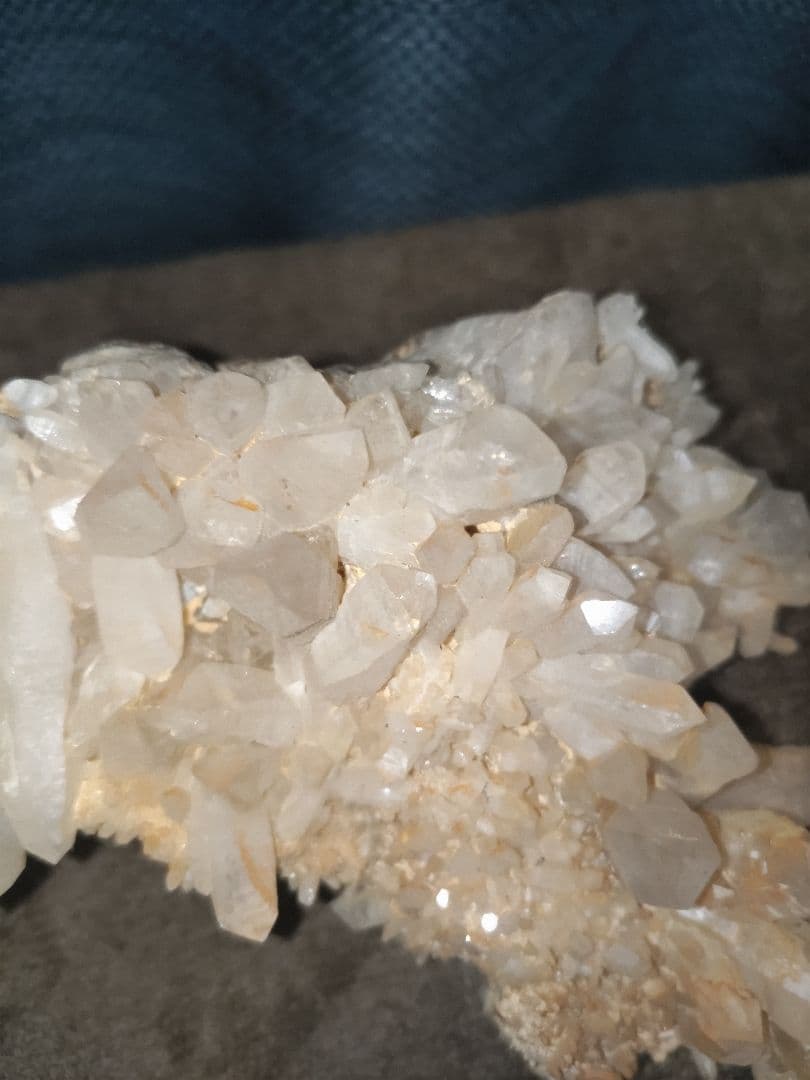 愛媛県西条市産　水晶群晶 3