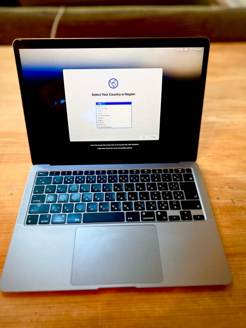 【美品】M1 MacBookAirスペースグレー 13' 13.3インチMacBook Air [整備済製品] 8コアCPUと8コアGPUを搭載した