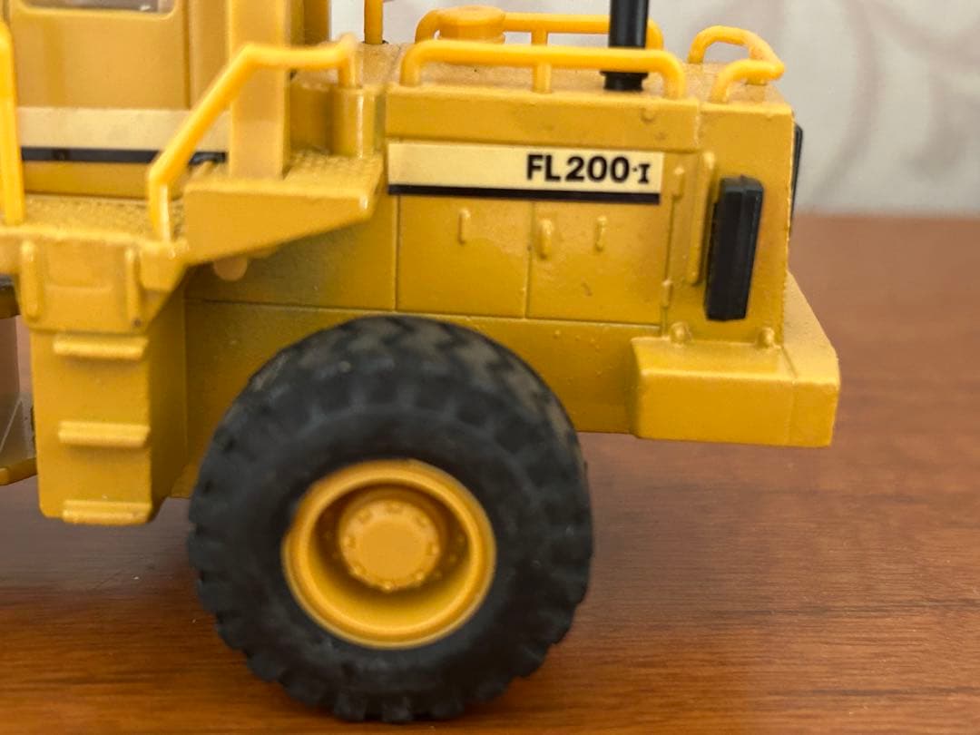 古河機械金属ホイールローダーFL200-I新品 ミニチュア - メルカリ