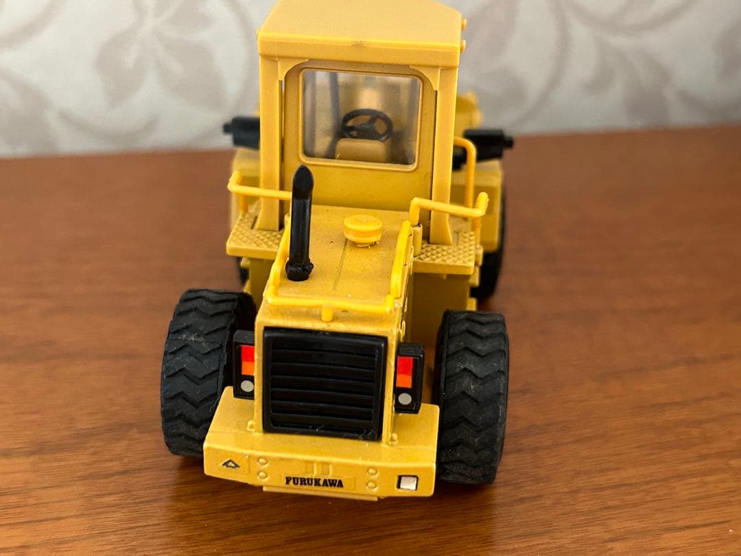 古河機械金属ホイールローダーFL200-I新品 ミニチュア - メルカリ