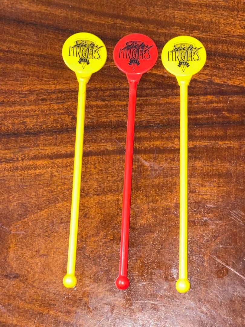 既に閉店したSticky Fingers Cafe のグッズセット