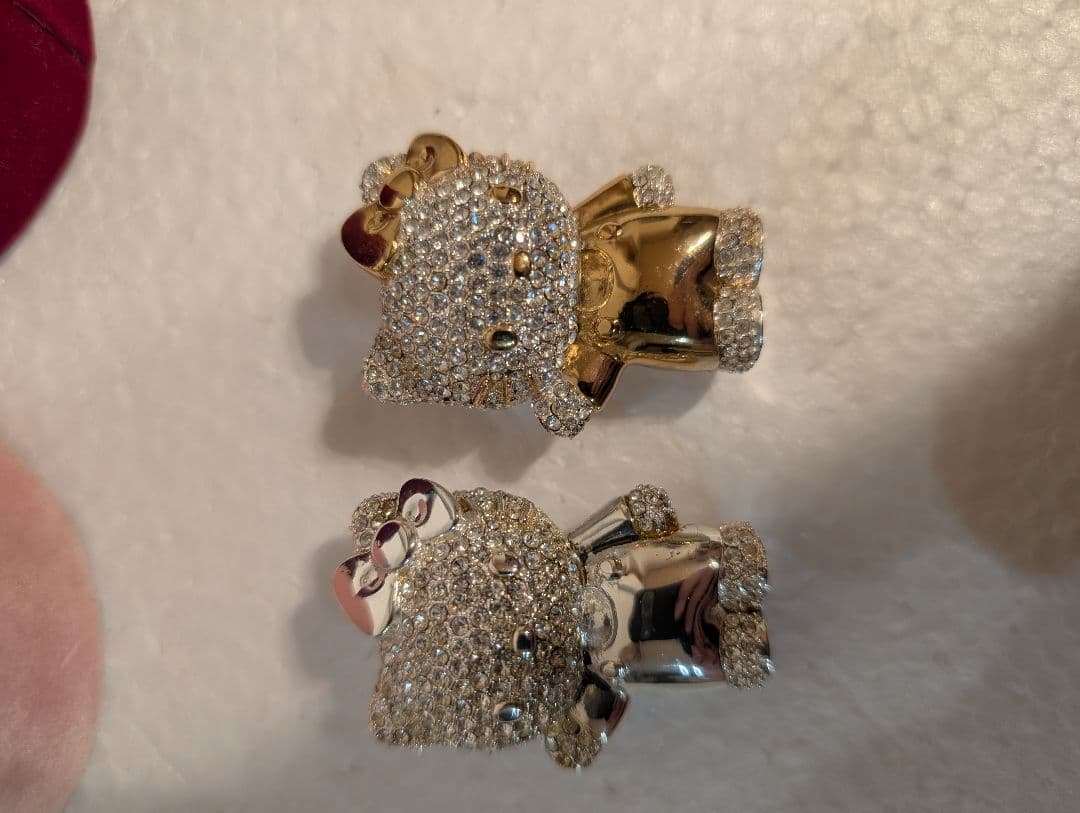 ハローキティ 30周年記念ラインストーン 2個セット ゴールド