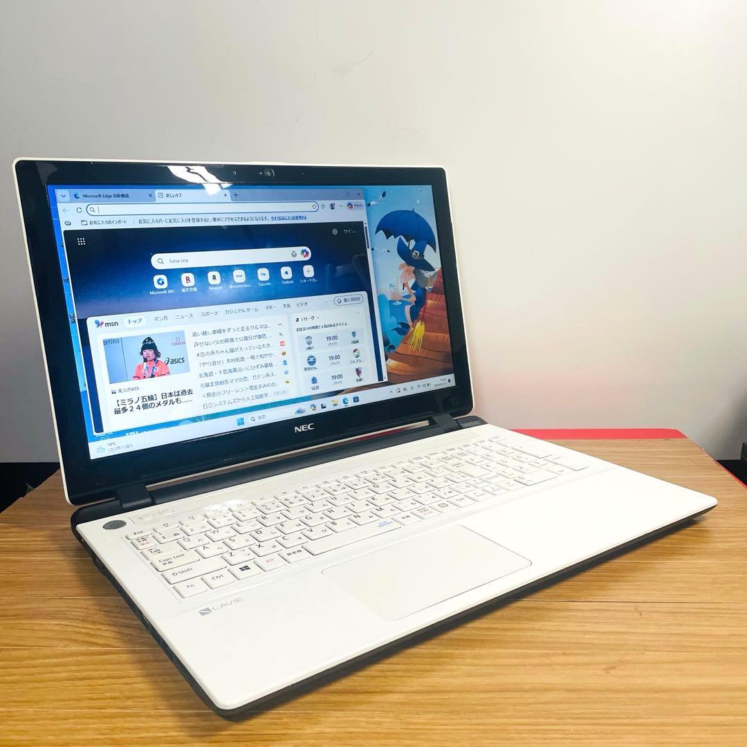 すぐ使える設定済み 美麗ホワイトSSD256メモリ8ギガカメラwin11