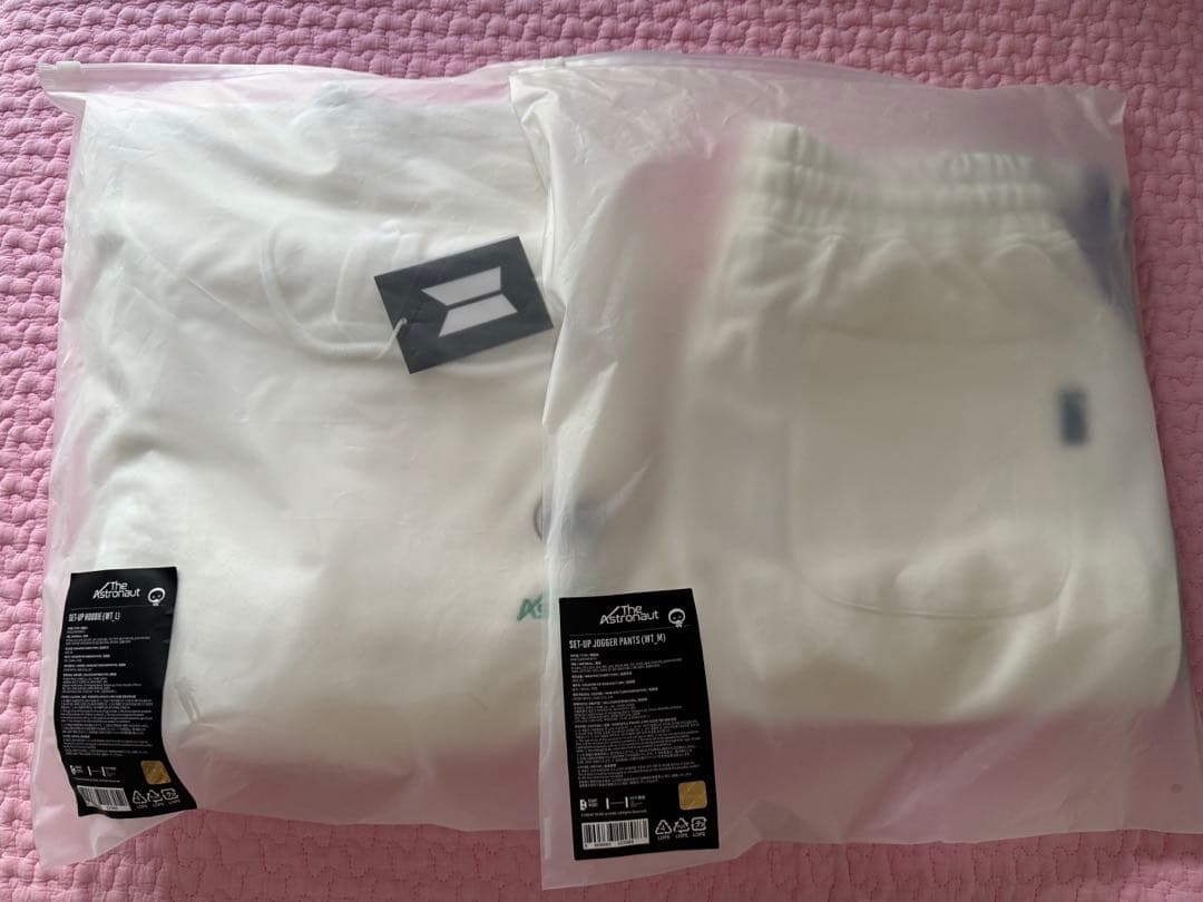 BTS ジンくん アストロナウト ウットくん フーディー パーカ ジョガーパンツ