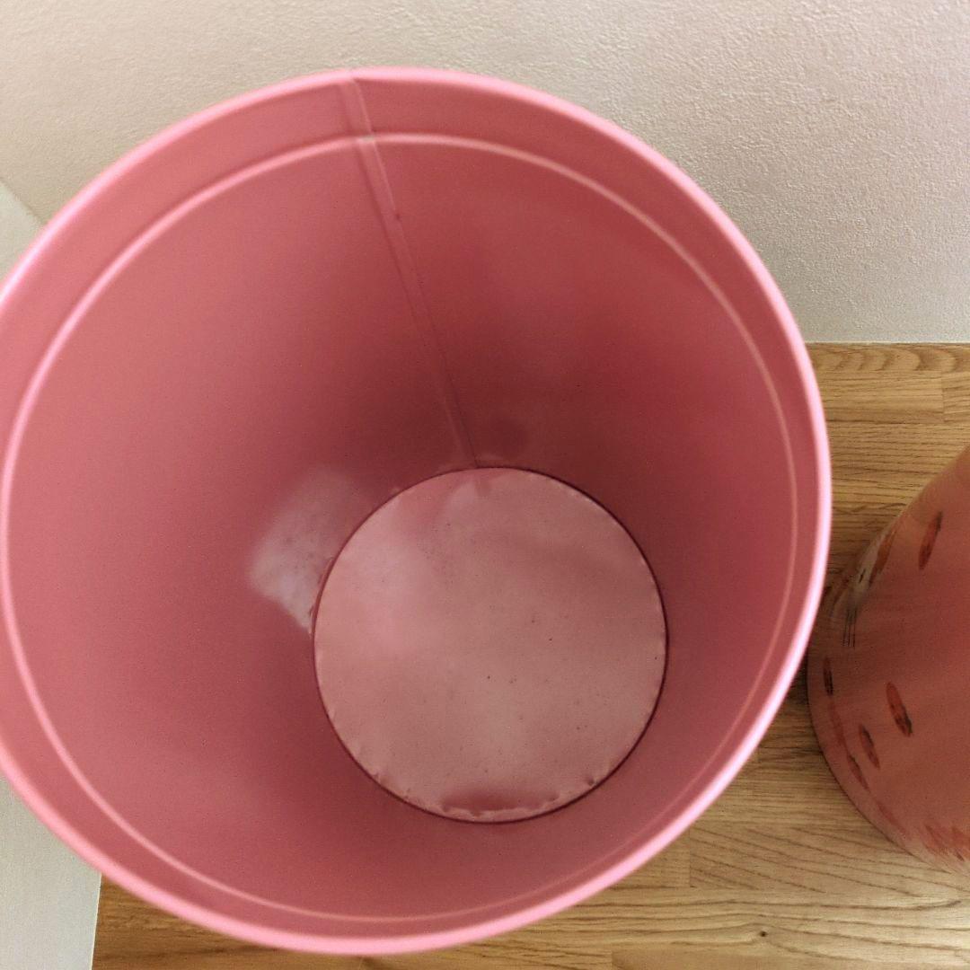 【新品】昭和レトロ　ハローキティ　キティちゃん　スチール缶　ゴミ箱
