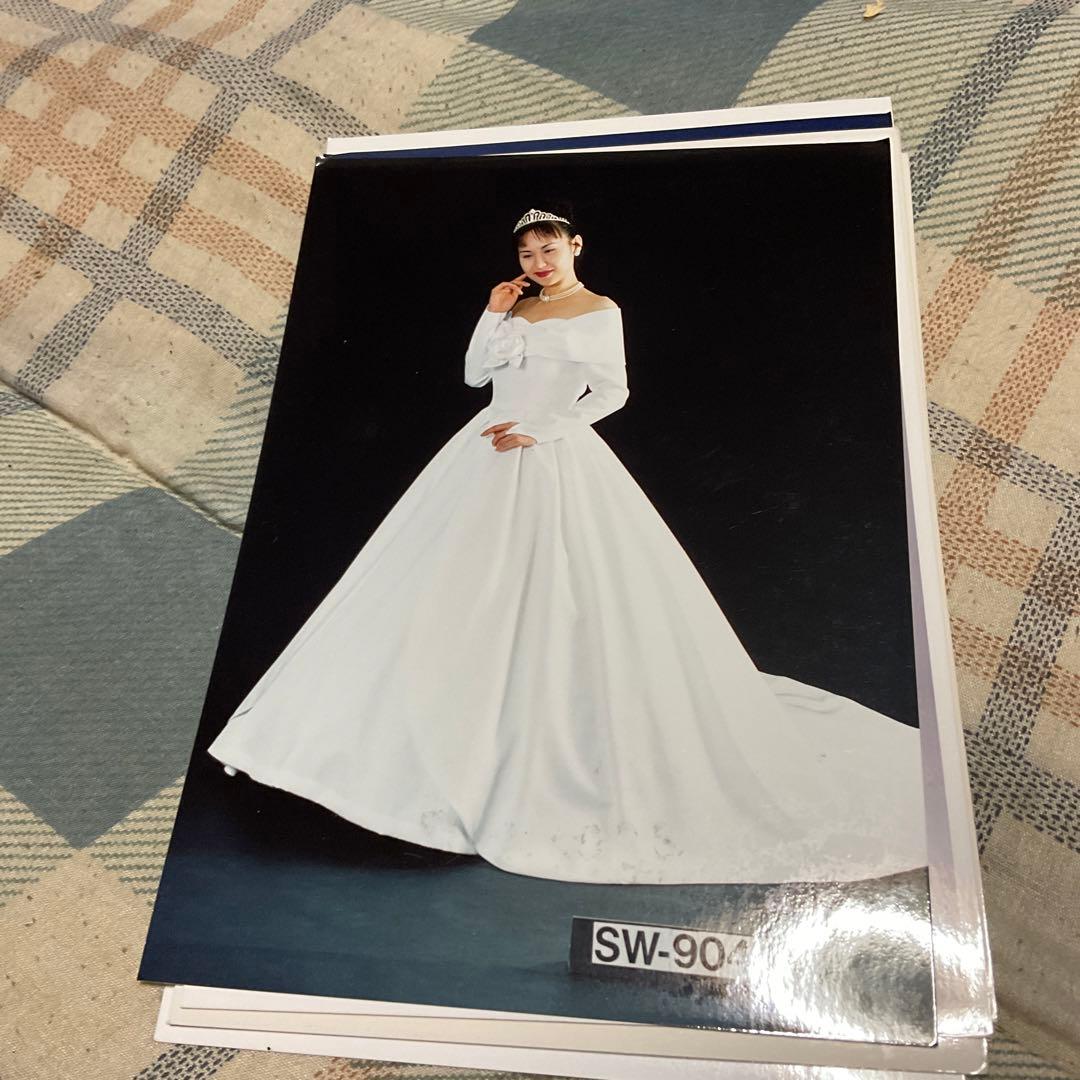 ブライダル衣装見本写真　157枚　バラ売り不可　【結婚式場の衣装パンフ写真です】