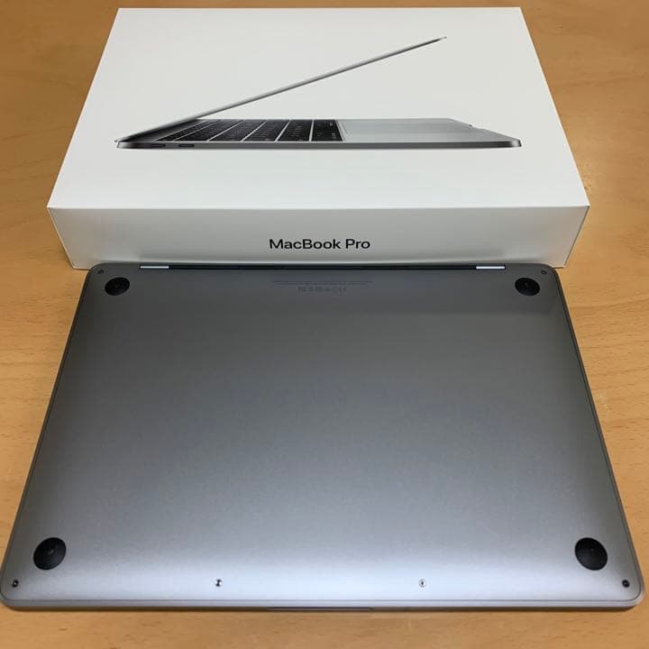 MacBook本体 MacBook pro / 2.0GHz / 16GB / 256GB