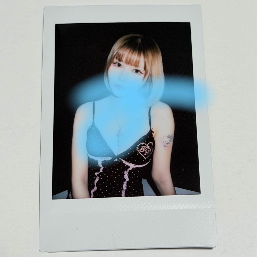 戦慄かなの チェキ - メルカリ