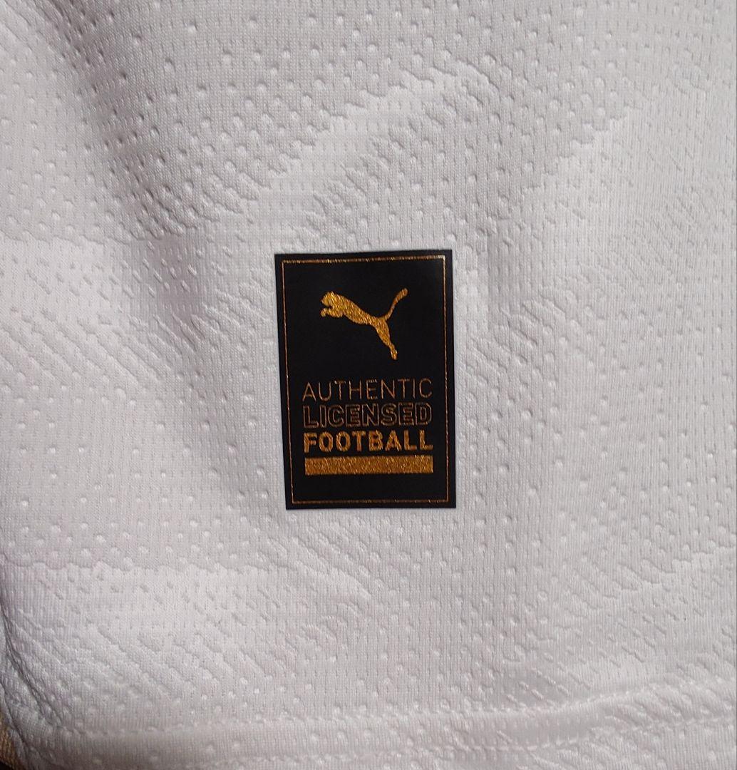 最終SALE】バレンシアCF 21選手 直筆サイン入りユニフォーム - メルカリ