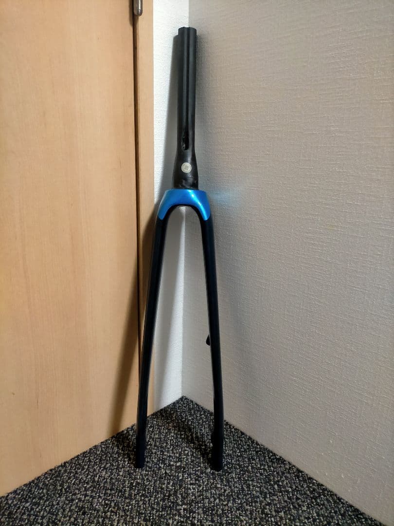 TREK EMONDA SL 5 2022 フォーク Trek Emonda SL 5 - Bert's Bikes & Fitness