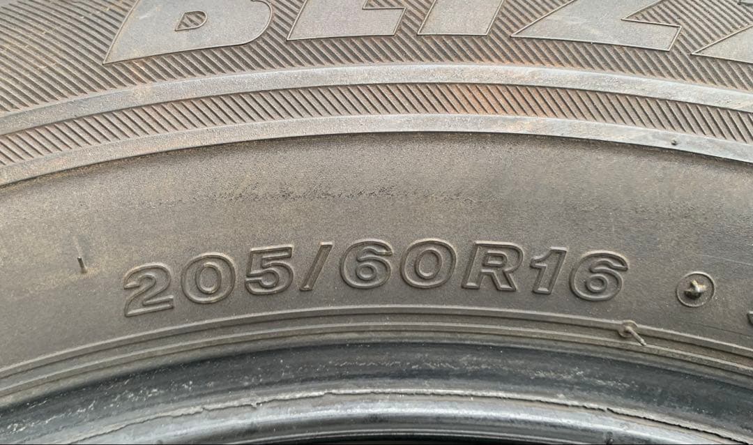 205/60R16 ブリヂストン VRX スタッドレス 中古4本バリ溝 - メルカリ