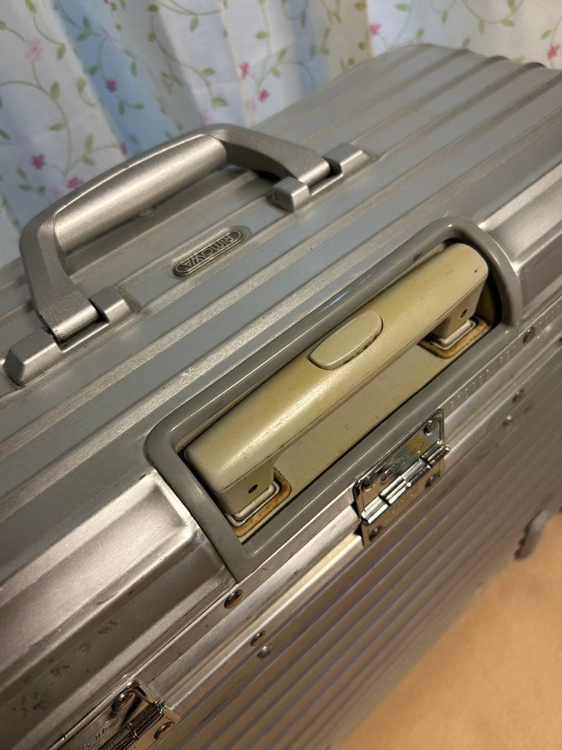 リモワ パイロット トロリー 2輪 カナダ製 - メルカリ