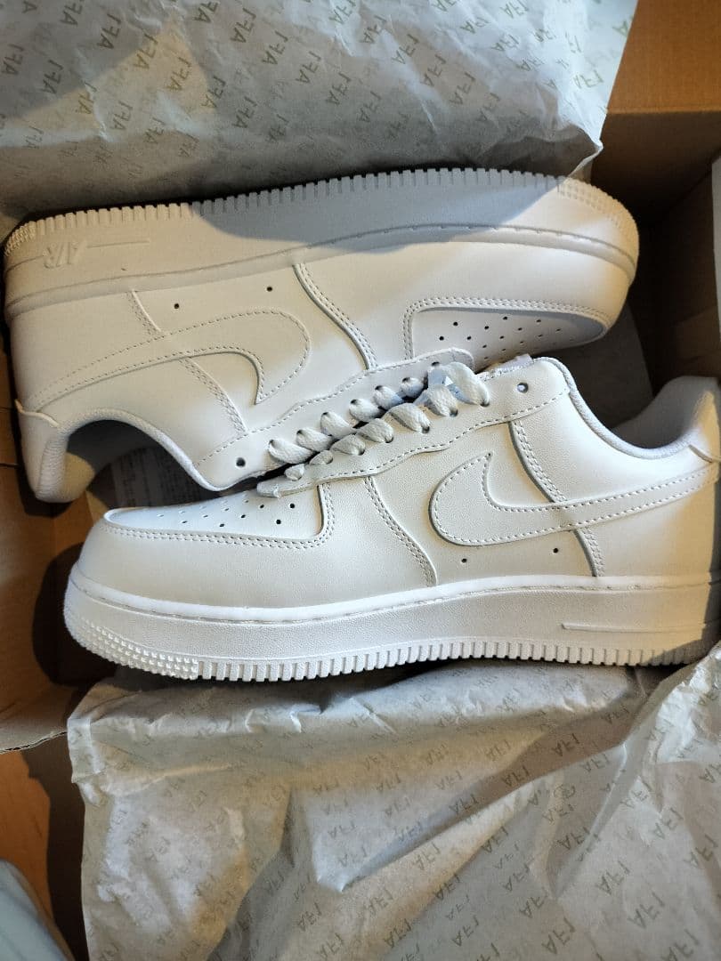 新品未使用 NIKE ナイキ エアフォース1 WHITE 27.5cm ホワイト