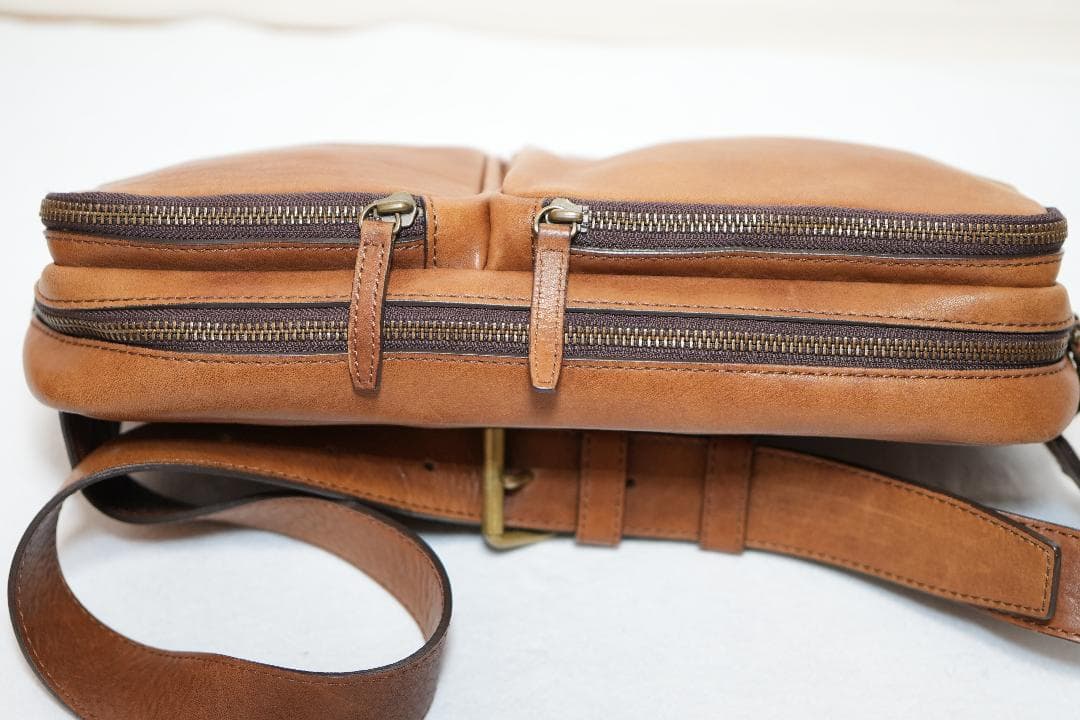 美品】ビークル トリジップ ボディーバッグ 土屋鞄 スモーキーブラウン