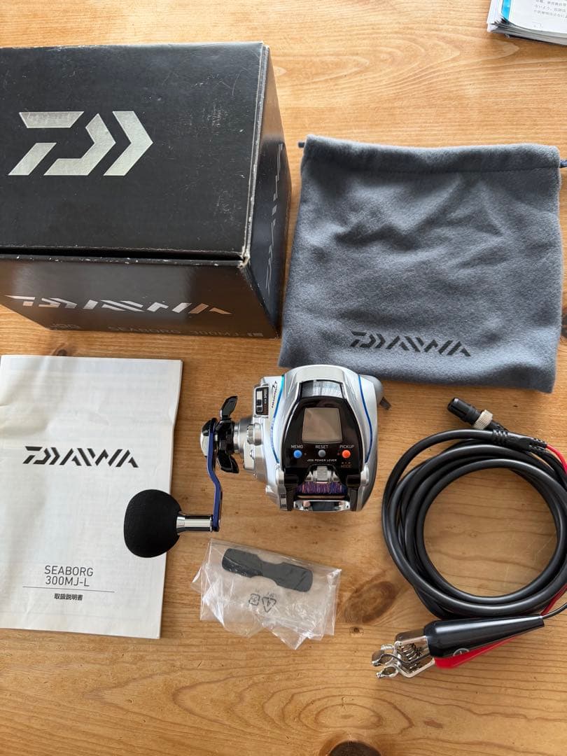 SEABORG 300MJ-L電動リール シルバー/ブルー