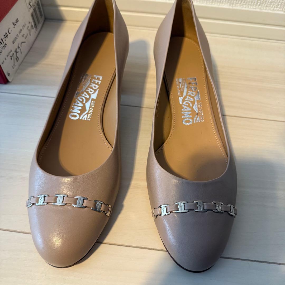 最終値下げ【未使用・長期保管品】サルバトーレフェラガモ パンプス ピンクベージュ