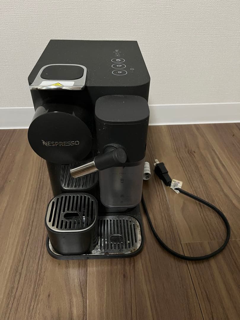 使用回数少　ネスプレッソ　ラティシマワンプラス　カフェラテメーカー　コーヒー ラティシマ・ワン プラス ポーセリンホワイト｜コーヒーメーカー