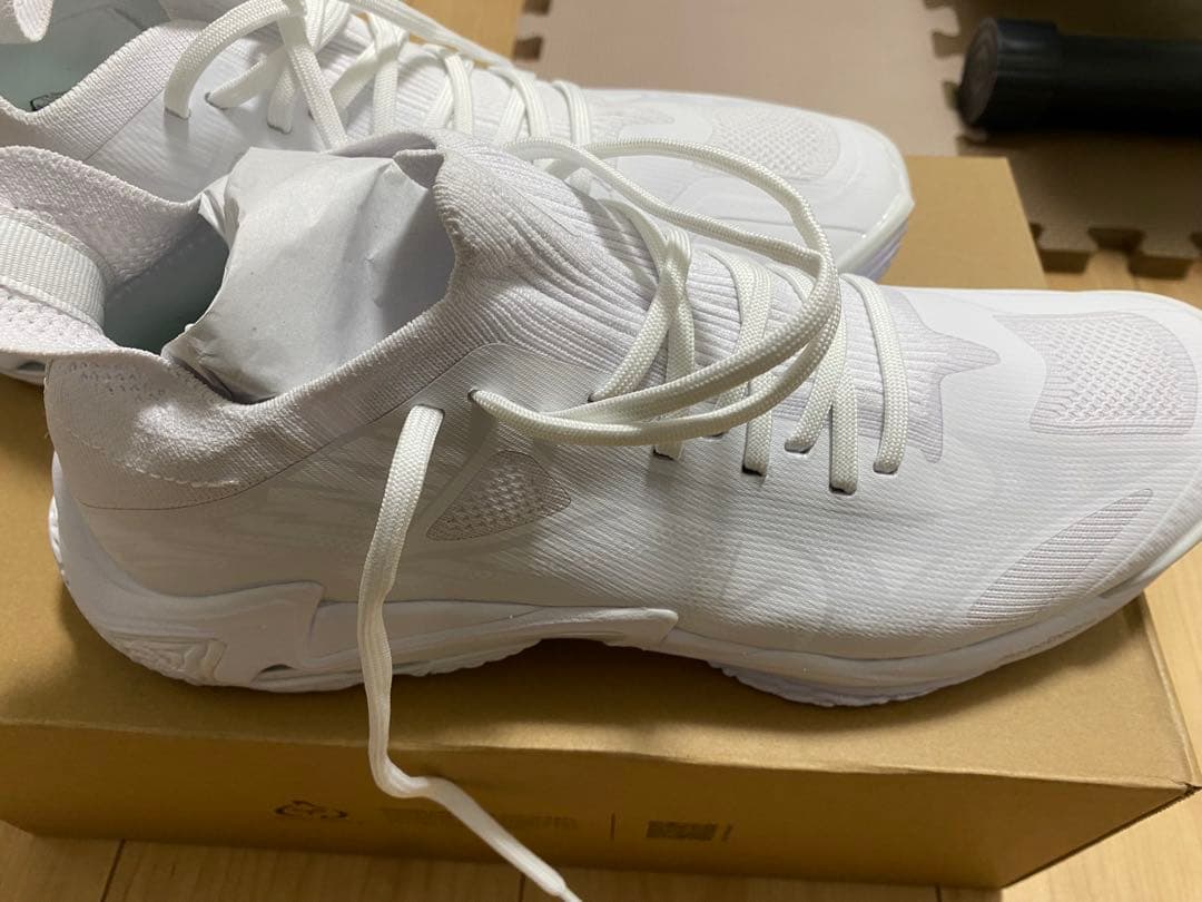 WAVE LIGHTNING NEO 3 ホワイト 28.5cm