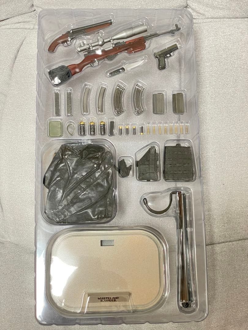 マッドマックス フィギュア madmax 1/6 VTS ホットトイズ