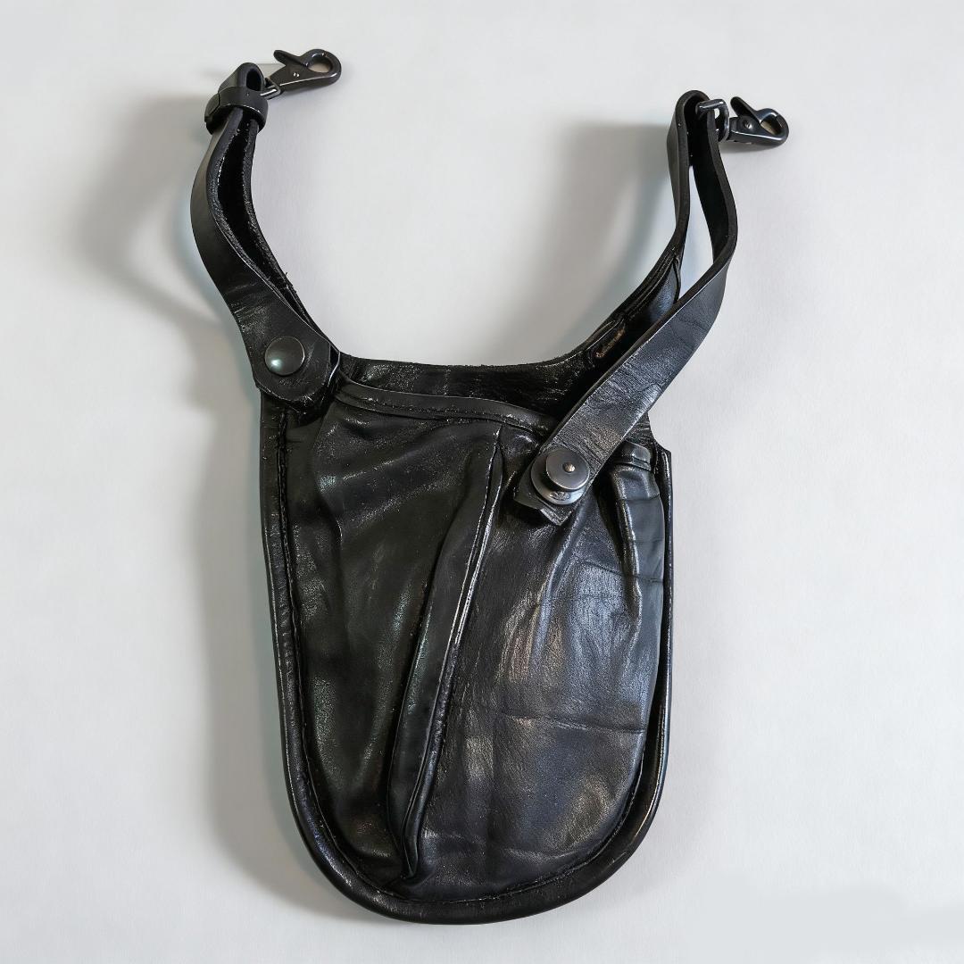 イサムカタヤマ バックラッシュ ダブルショルダー レザー ウエストバッグ ポーチ ISAMU KATAYAMA BACKLASH - ダブルショルダーレザー製品染め ウエスト