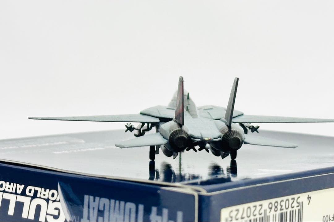 GULLIVER 1/200 F-14 TOMCAT VF-154 - メルカリ