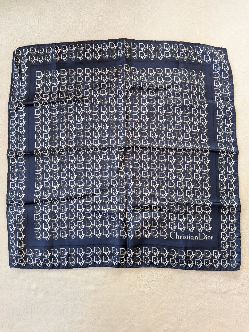 美品 クリスチャン ディオール Dロゴ SILK100% ミニスカーフ 即日発送