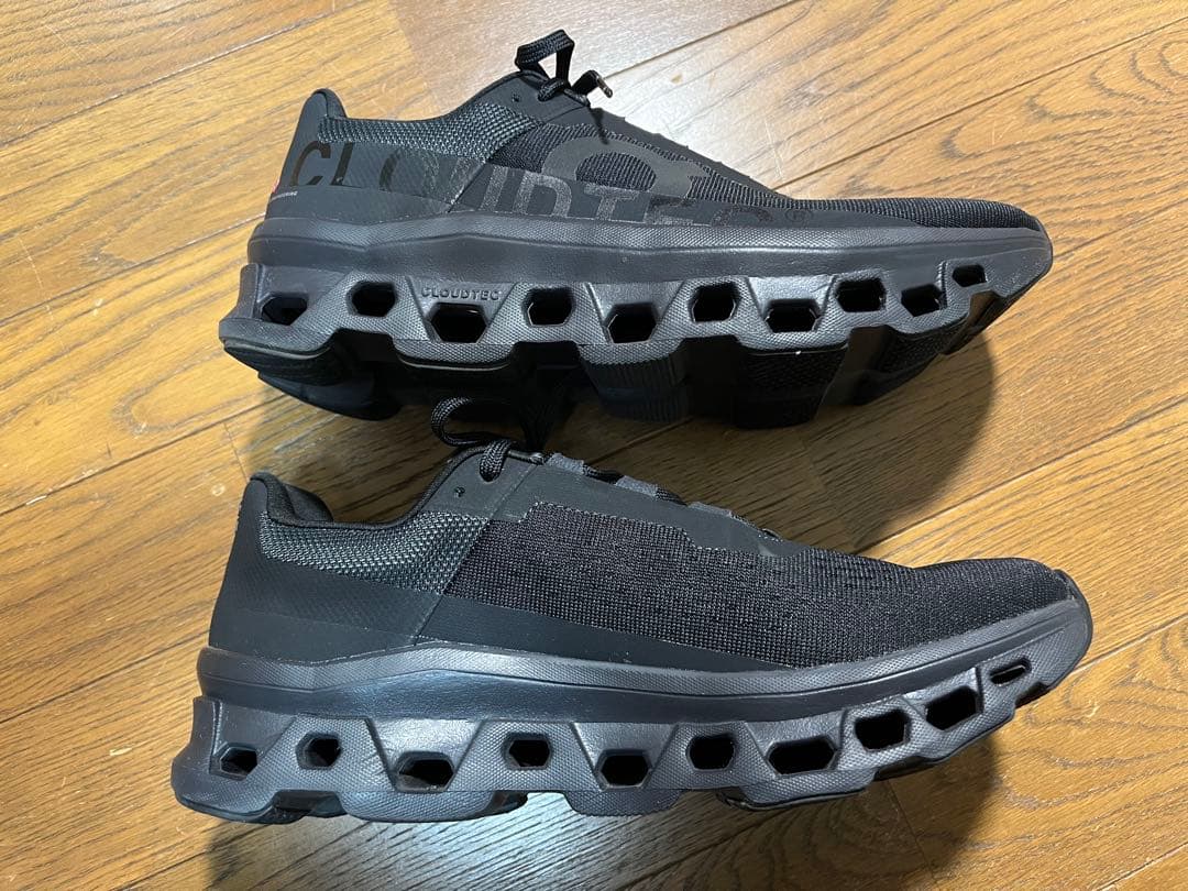 初代クラウドモンスター On ブラック ランニングシューズ 27.5cm