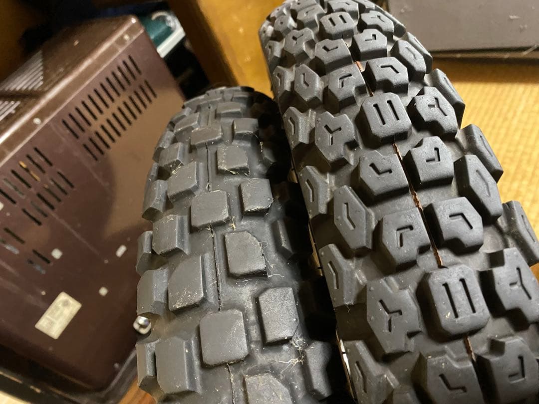 GN125H 前後ブロックタイヤ チューブ等 - メルカリ