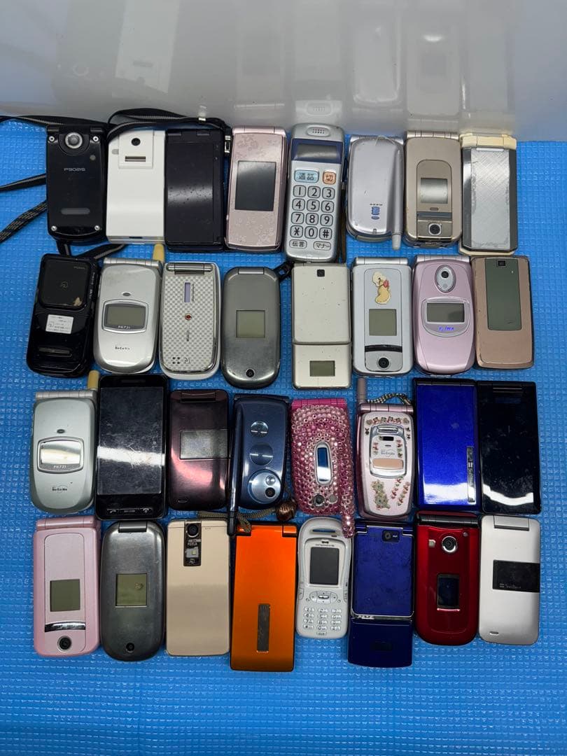 携帯電話 ガラケー まとめて 32台/ドコモ au SoftBank ジャンク - メルカリ
