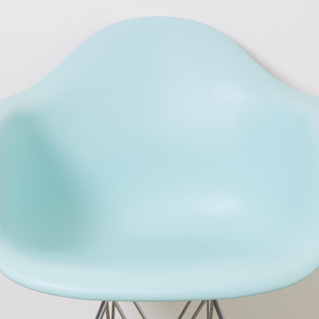 《えぬBSさま専用》イームズプラスチックシェルアームチェア（ライトブルー）