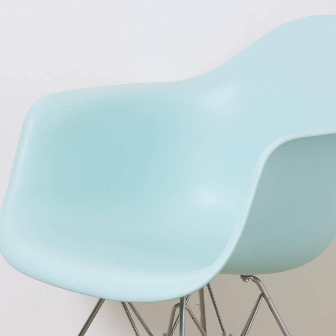 《えぬBSさま専用》イームズプラスチックシェルアームチェア（ライトブルー）