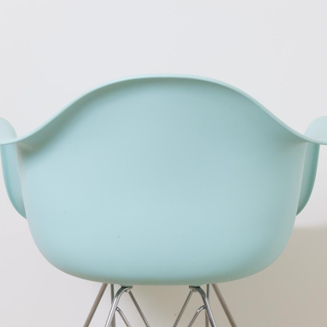 《えぬBSさま専用》イームズプラスチックシェルアームチェア（ライトブルー）