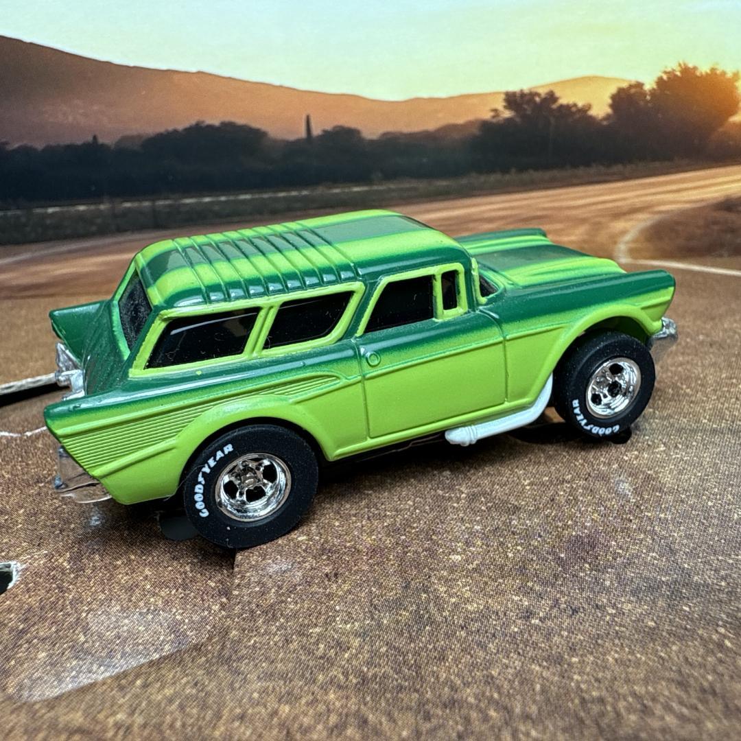 57 Chevy Nomad 激レアカラー復刻車カスタム☆HOスロットカー