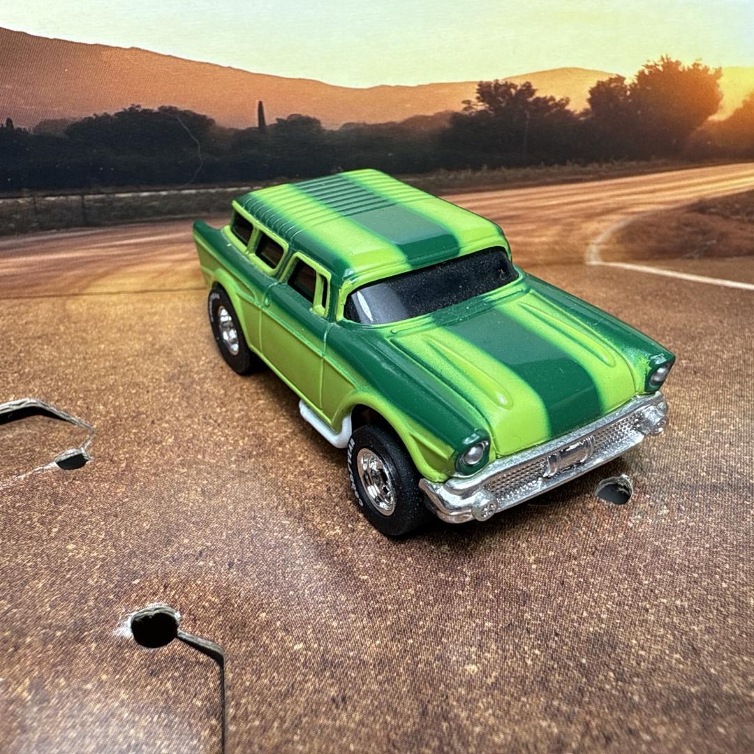 57 Chevy Nomad 激レアカラー復刻車カスタム☆HOスロットカー