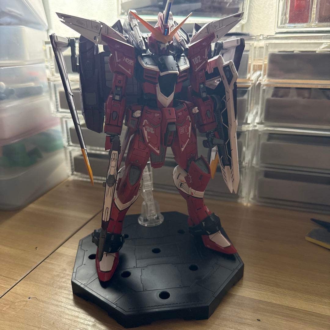 MGジャスティスガンダム　ガンプラ　完成品
