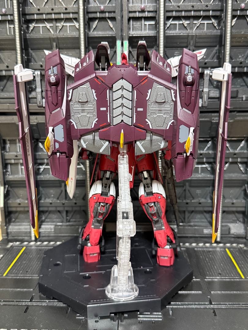 MGジャスティスガンダム　ガンプラ　完成品