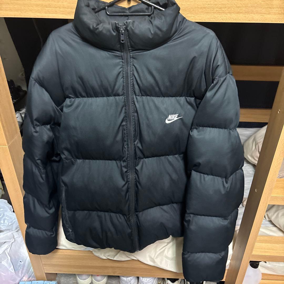 Nike ブラック ダウンジャケット - メルカリ