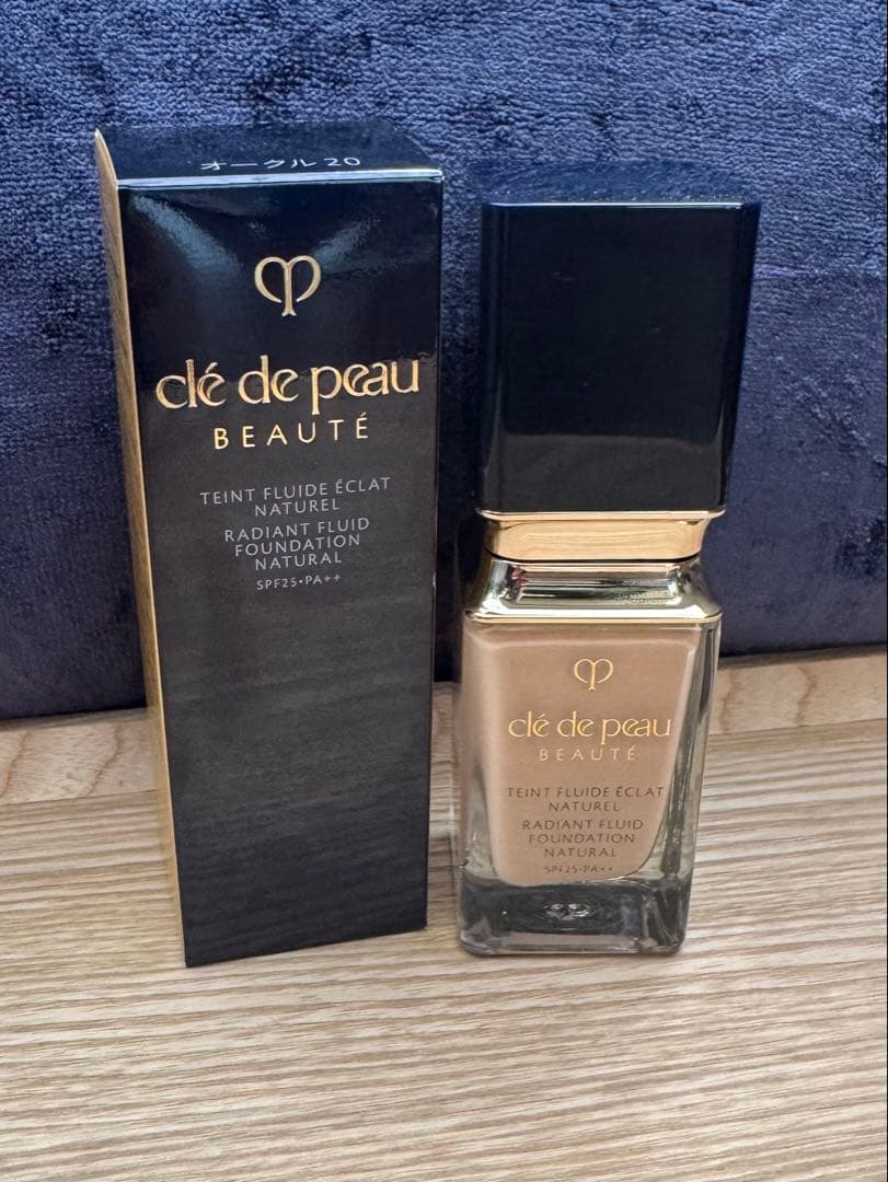 クレドポーボーテ タンフリュイドエクラ オークル20 タンフリュイドエクラ マット オークル20 / クレ・ド・ポー ボーテ(Cle