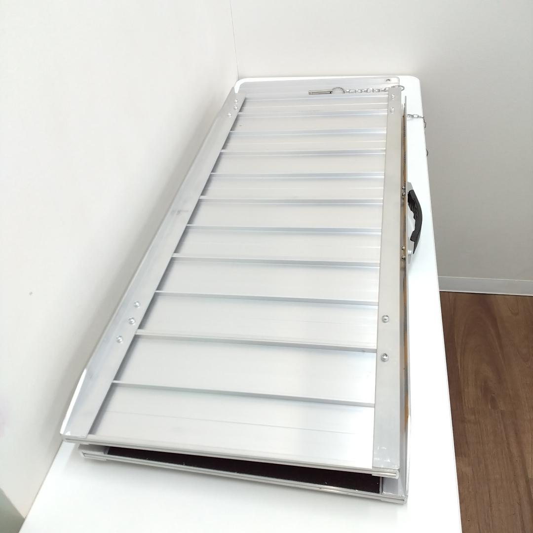 都《BUTYQ》折りたたみ式　アルミスロープ　長さ91cm、幅72cm