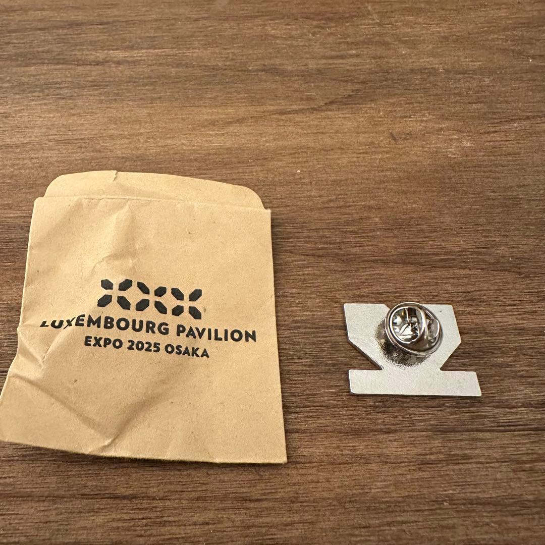 【非売品】大阪関西万博　外国館　ルクセンブルク館　ピンバッジ　シルバー