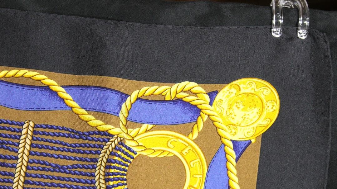 美品 CELINE セリーヌ 大判シルクスカーフ D549 - メルカリ