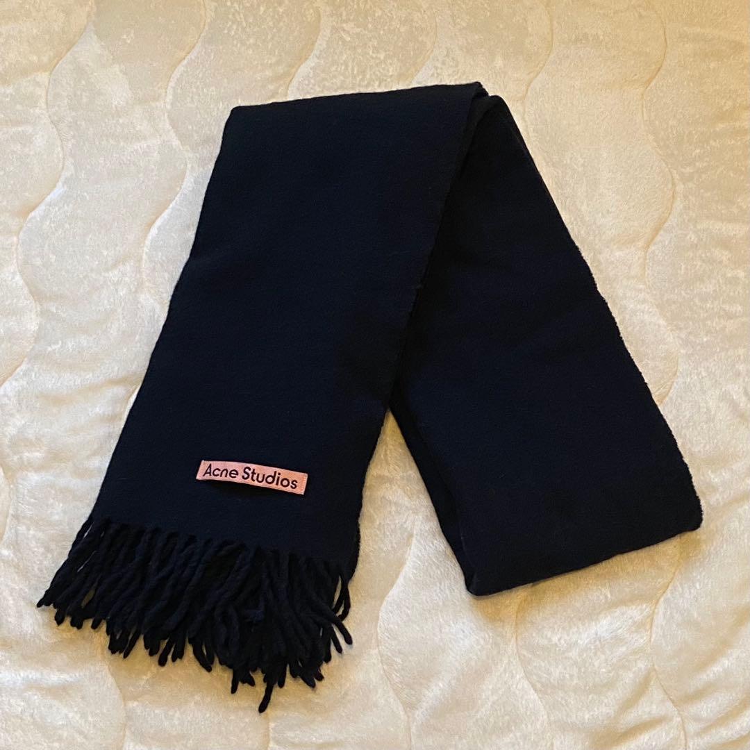 Acne Studios ブラック マフラー フリンジ付き Acne Studios - フリンジウールスカーフ - ナロー - ブラック