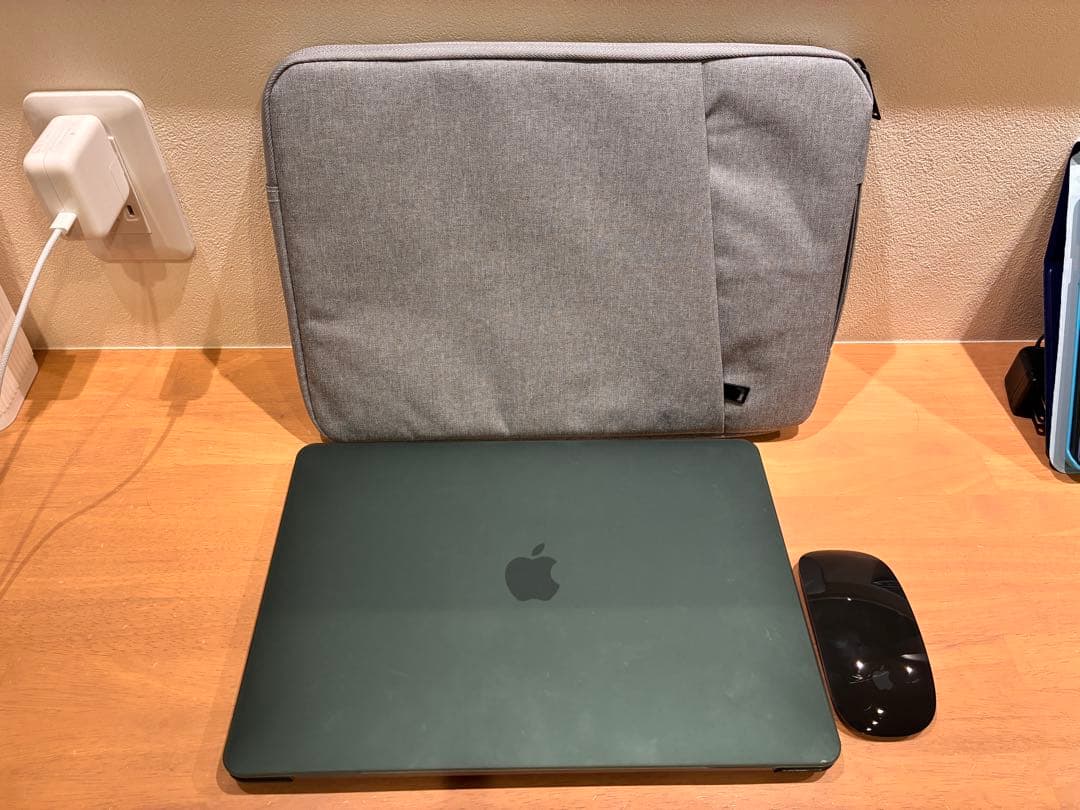 美品MacBook Air 13インチM1 8GB/256 おまけ付き Amazon.com: Apple Late 2020 MacBook Air with Apple M1 Chip, 13