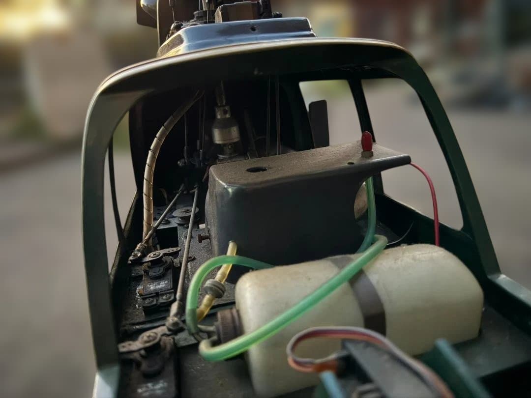 60エンジン　ラジコンヘリ(ジャンク)