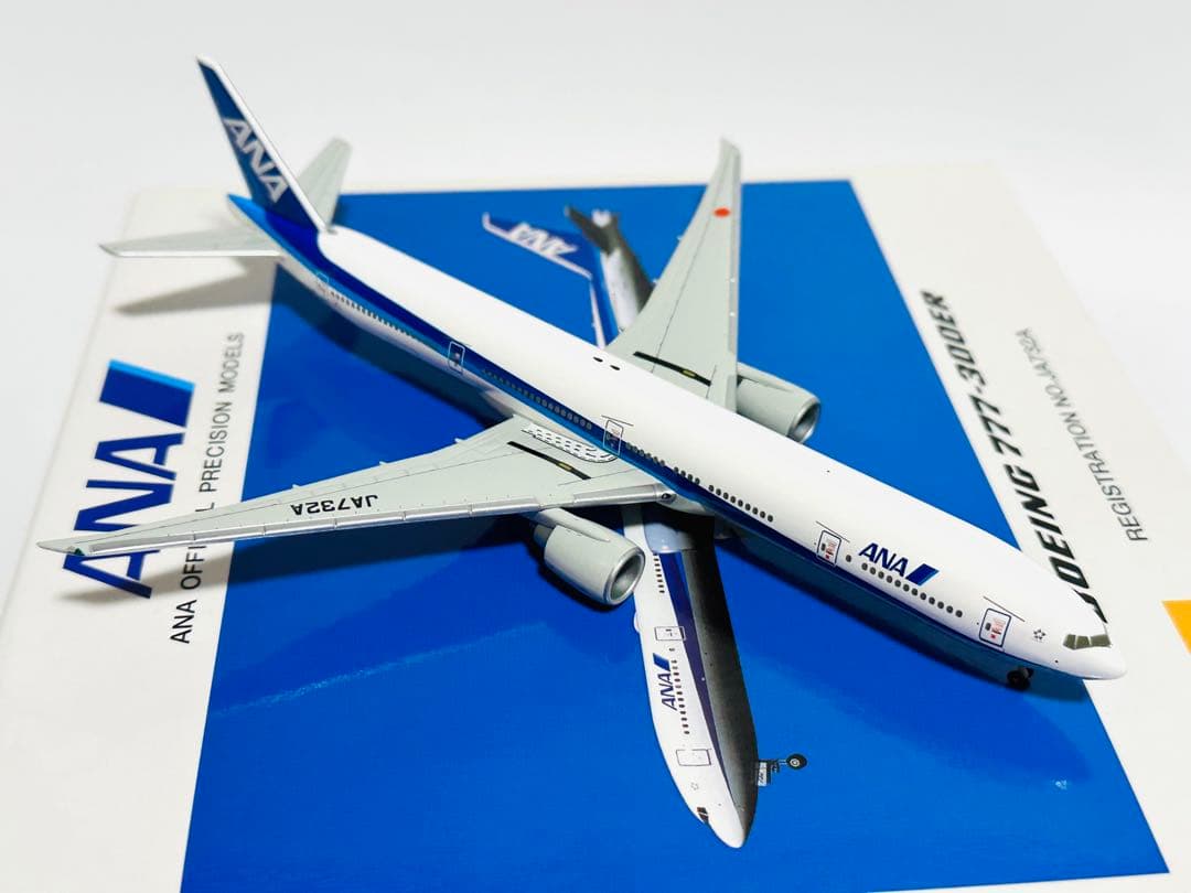 全日空商事 1/400 ANA 777-300ER NH40013 - メルカリ